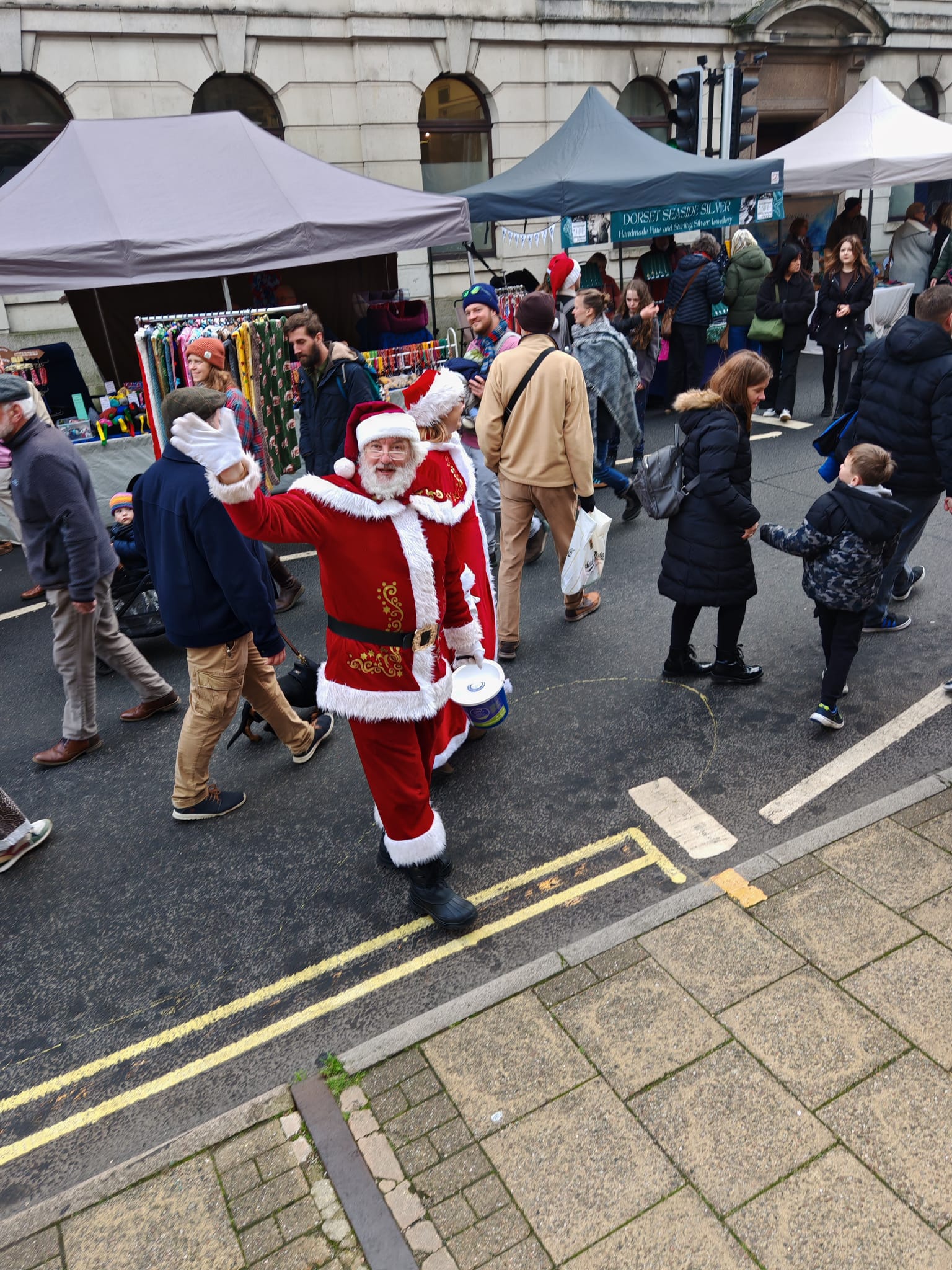 Dorchester Christmas Cracker 2025 01