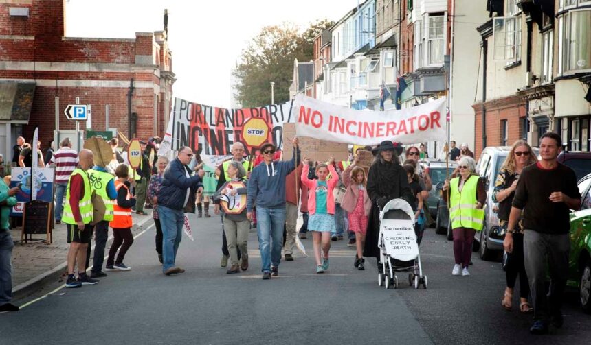 Incinerator protest 161021