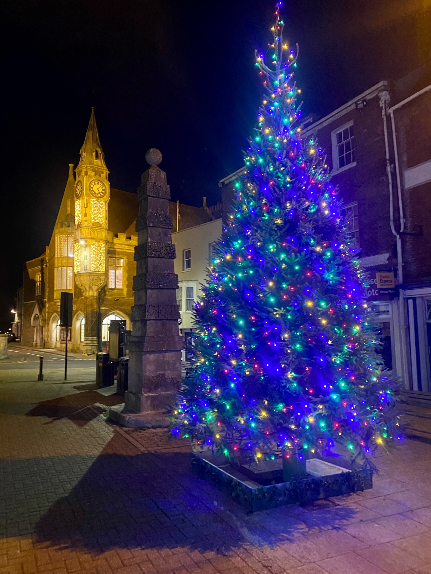 Dorchester Christmas Cracker 2023