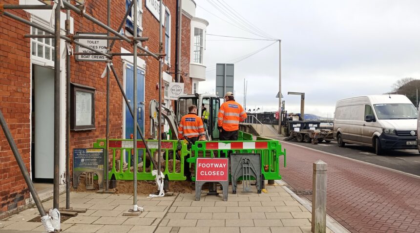 Electricity engineers at Custom House Quay