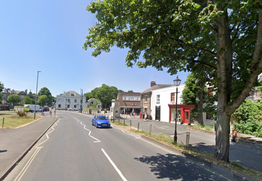 Teenager attacked and wallet stolen in Dorchester - witness appeal