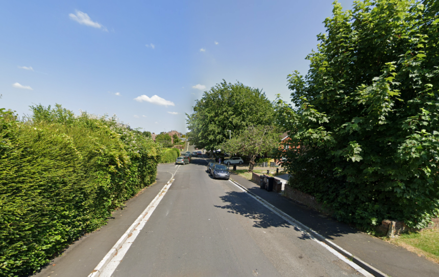 Witness appeal following attempted robbery in Poundbury