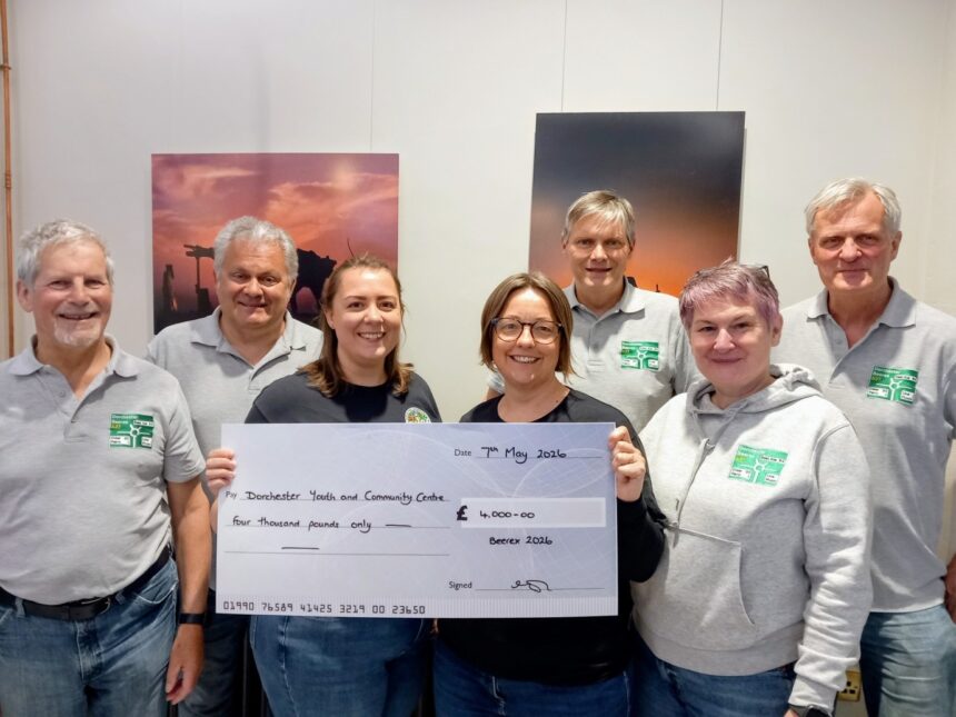 Laura Barnes & Trudy Ritsema receiving £4K for Dorchester Youth & Community Centre.